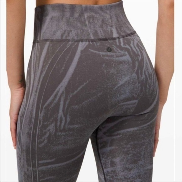 Lululemon Ebb To Street Tight Wash 12 - Picture 2 of 6